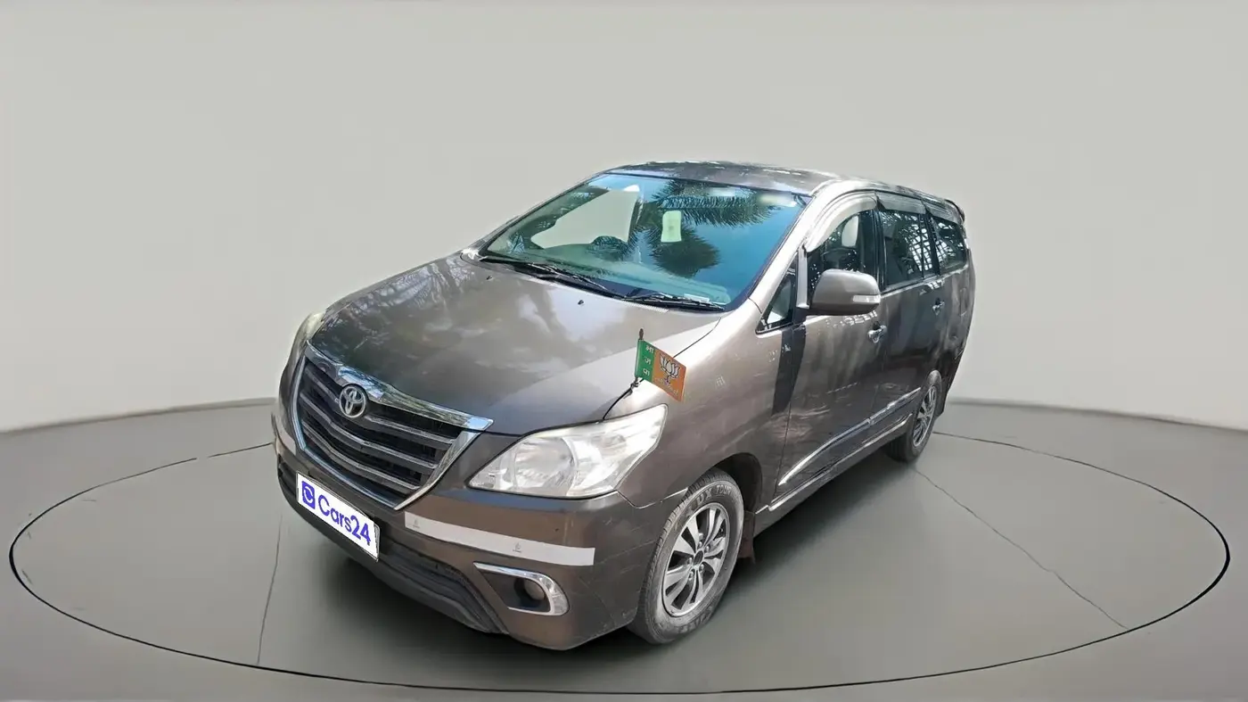 2015 Toyota Innova 2.5 VX 8 STR, Diesel, Manual, 3,13,422 km, exterior