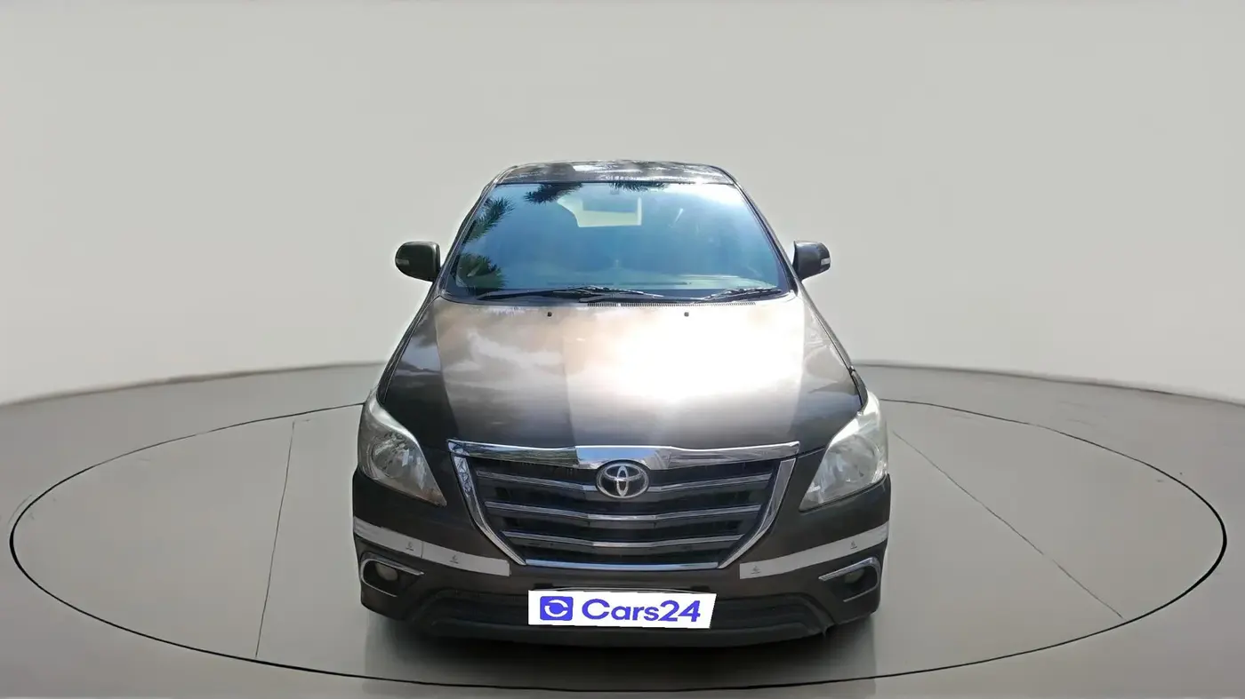 2015 Toyota Innova 2.5 VX 8 STR, Diesel, Manual, 3,13,422 km, exterior