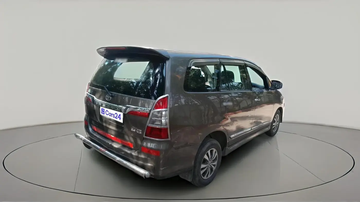 2015 Toyota Innova 2.5 VX 8 STR, Diesel, Manual, 3,13,422 km, exterior