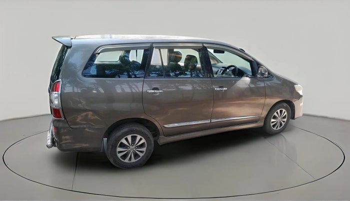 2015 Toyota Innova 2.5 VX 8 STR, Diesel, Manual, 3,13,422 km, exterior