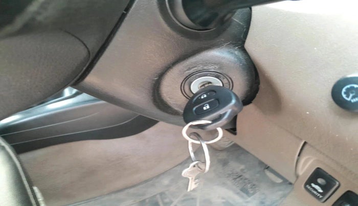 2015 Toyota Innova 2.5 VX 8 STR, Diesel, Manual, 3,13,422 km, interior