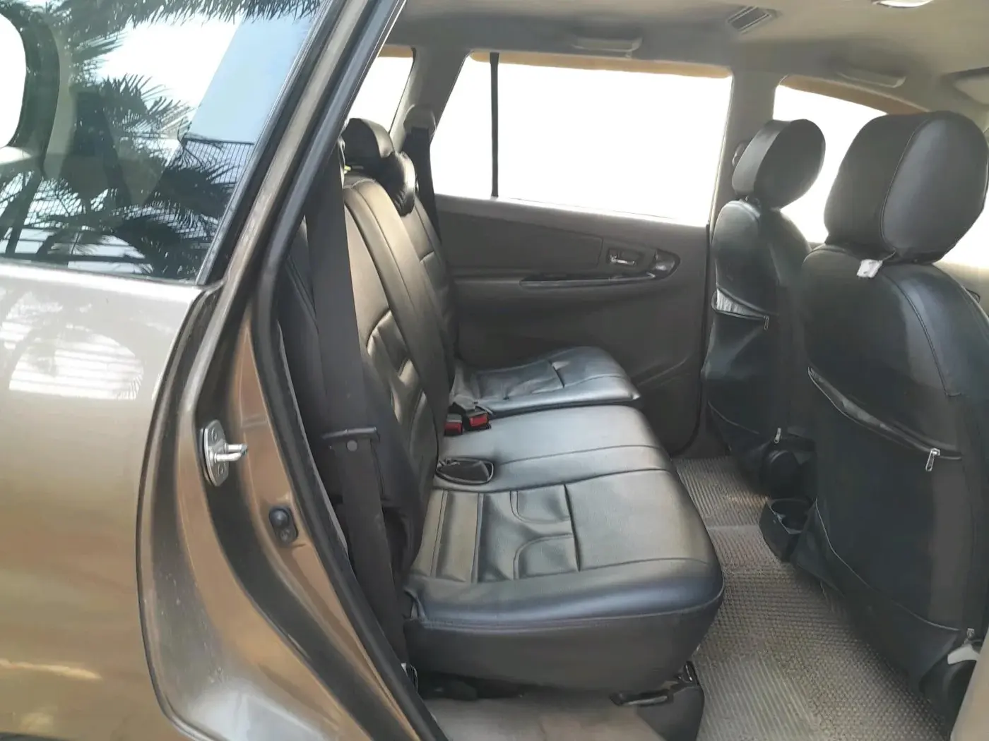 2015 Toyota Innova 2.5 VX 8 STR, Diesel, Manual, 3,13,422 km, interior