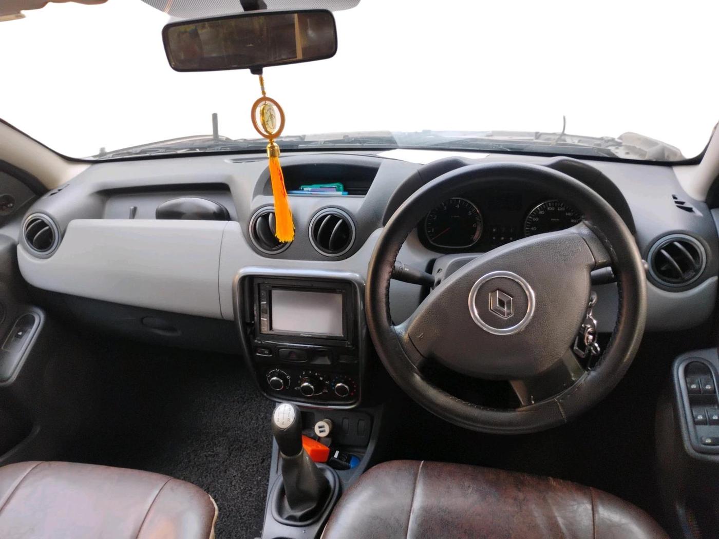 2013 Renault Duster 85 PS RXE DIESEL, Diesel, Manual, 1,41,466 km, interior