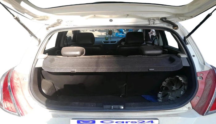 2017 Maruti Swift VXI, Petrol, Manual, 33,909 km, exterior