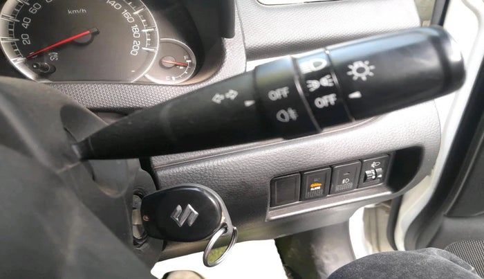 2017 Maruti Swift VXI, Petrol, Manual, 33,909 km, interior