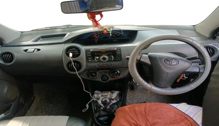 2013 Toyota Etios GD, Diesel, Manual, 1,33,775 km, interior