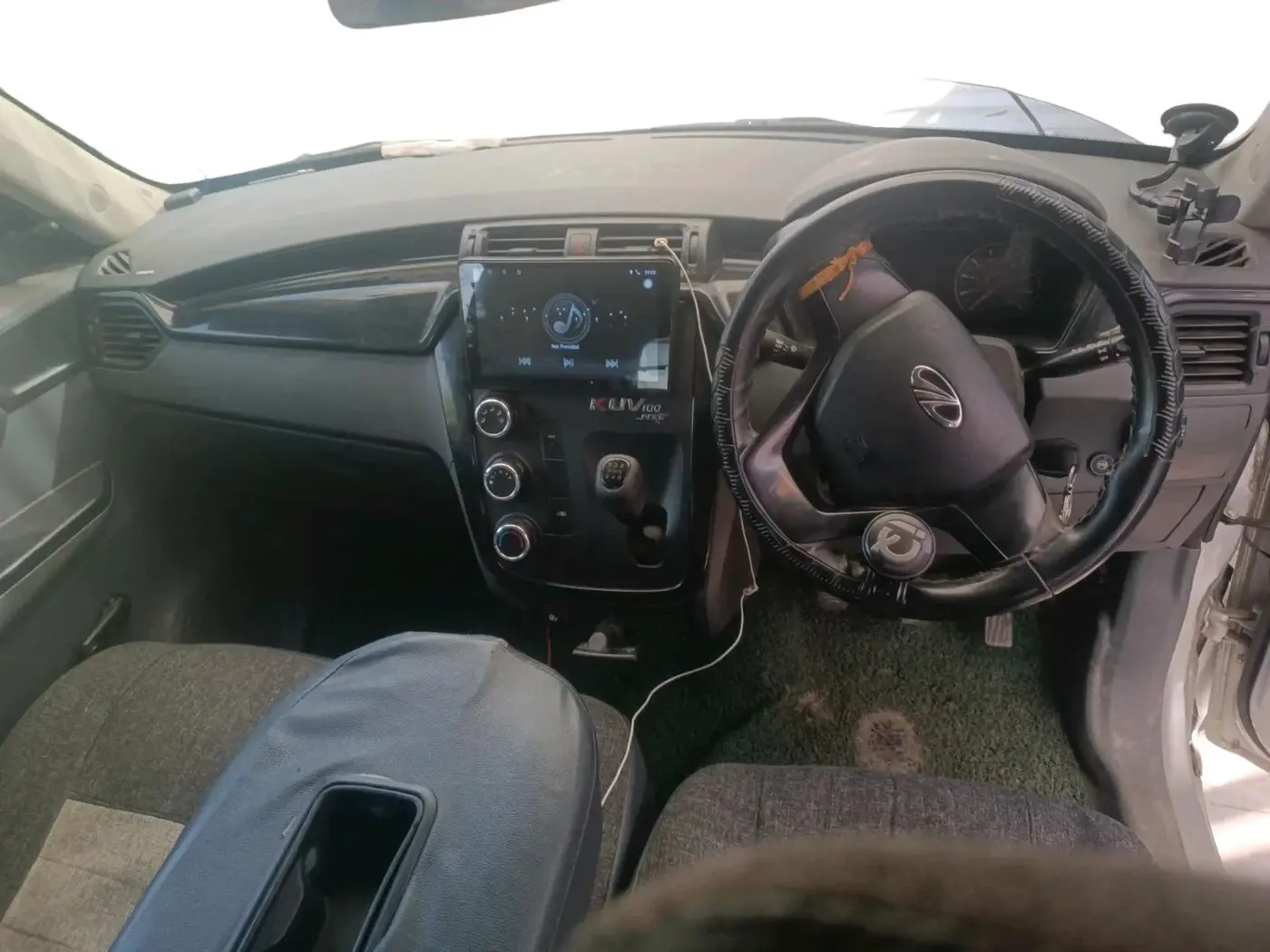2020 Mahindra KUV 100 NXT K2+ P 6 STR, Petrol, Manual, 99,677 km, interior