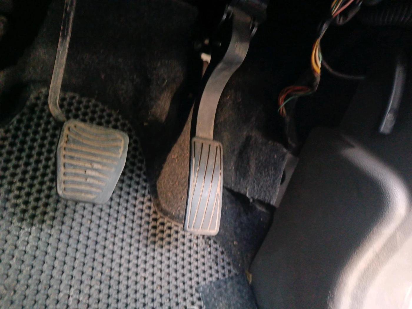 2016 Mahindra Kuv100 K4 D 6 STR, Diesel, Manual, 1,32,405 km, interior