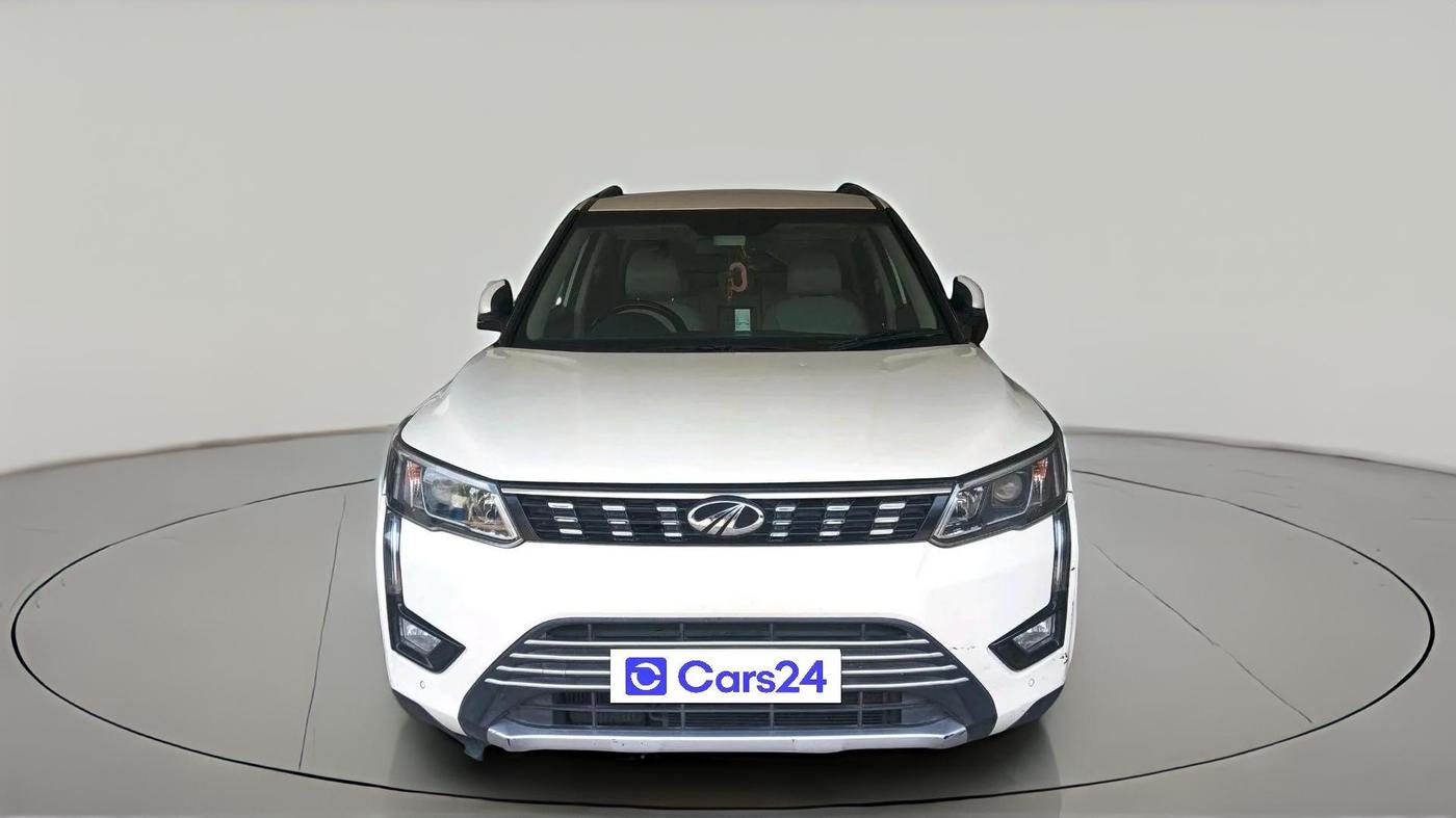 2021 Mahindra XUV300 W8 (O) 1.5 DIESEL, Diesel, Manual, 1,86,537 km, exterior