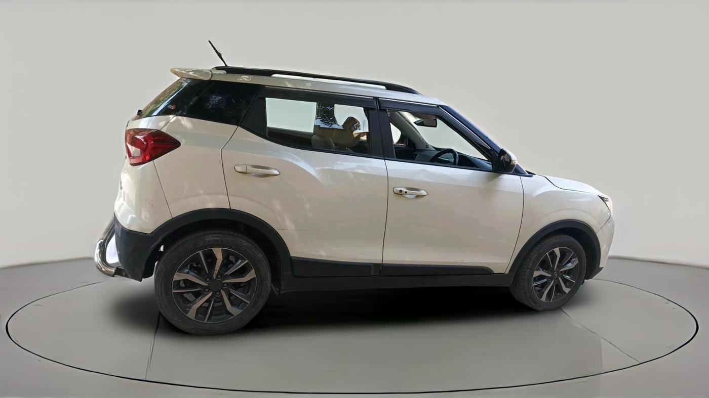 2021 Mahindra XUV300 W8 (O) 1.5 DIESEL, Diesel, Manual, 1,86,537 km, exterior