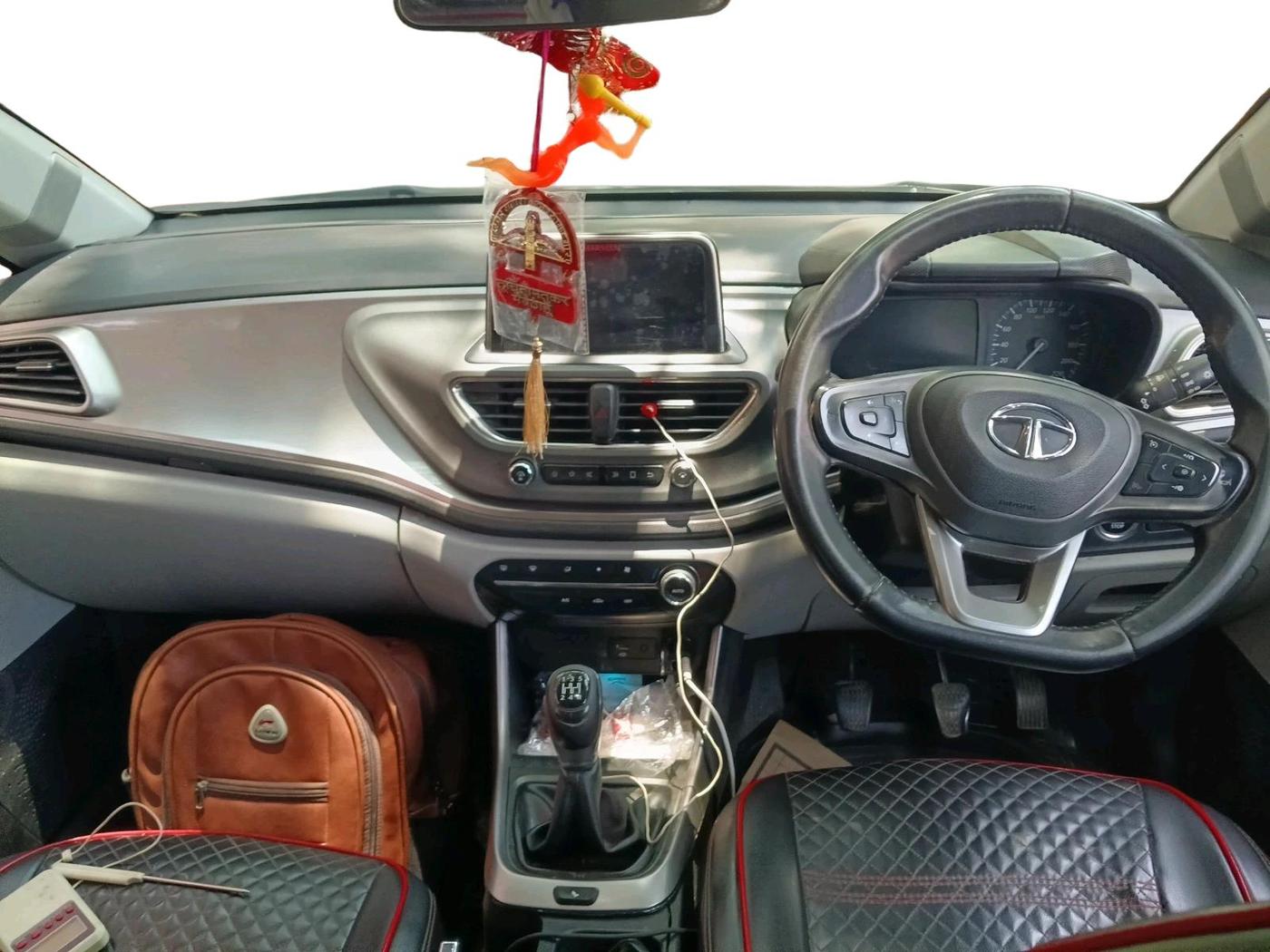 2020 Tata ALTROZ XZ PETROL, Petrol, Manual, 1,34,140 km, interior