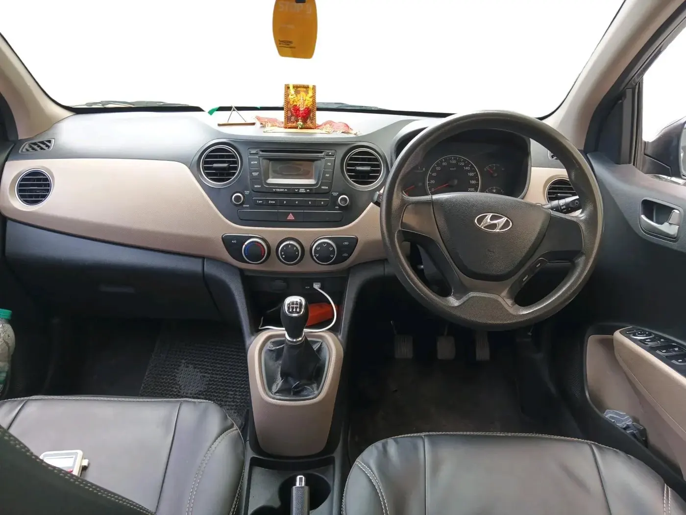 2014 Hyundai Grand i10 SPORTZ 1.2 KAPPA VTVT, Petrol, Manual, 1,07,425 km, interior