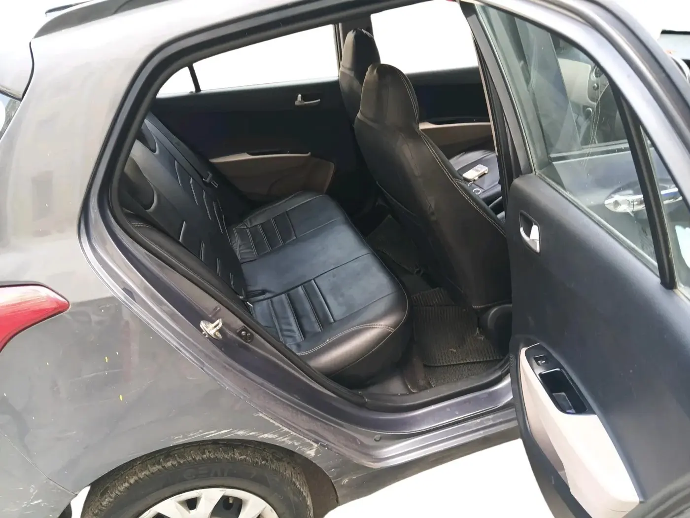 2014 Hyundai Grand i10 SPORTZ 1.2 KAPPA VTVT, Petrol, Manual, 1,07,425 km, interior