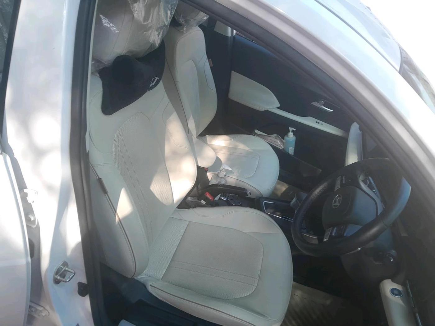 2023 Hyundai Verna SX(O) 1.5 MPI IVT , Petrol, Automatic, 6,013 km, interior