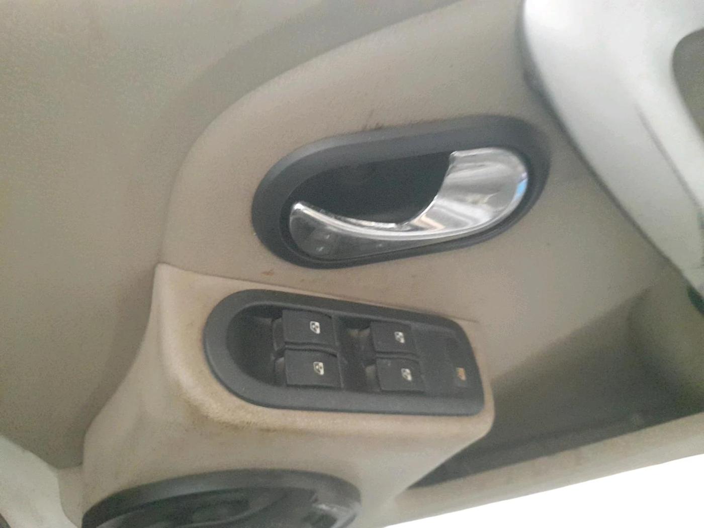 2014 Nissan Terrano XL (D), Diesel, Manual, 2,45,310 km, interior