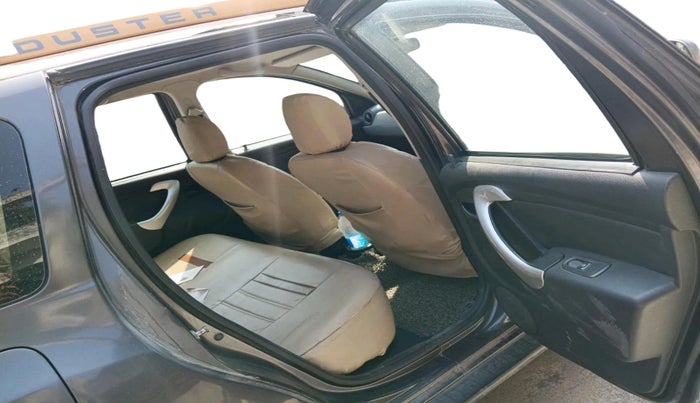 2017 Renault Duster 85 PS RXE 4X2 MT ADVENTURE EDITION, Diesel, Manual, 1,42,366 km, interior