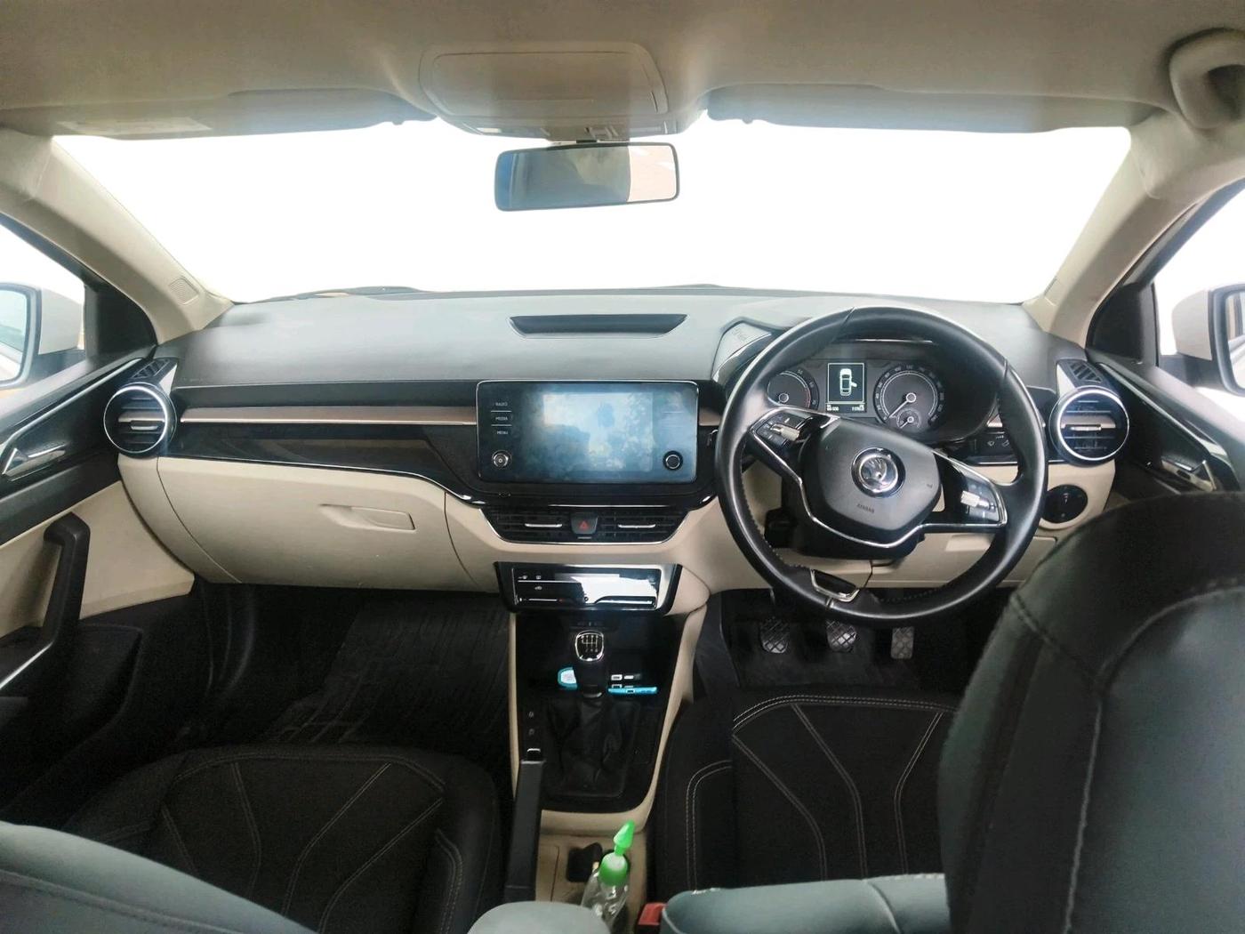 2023 Skoda SLAVIA AMBITION 1.0L TSI MT, Petrol, Manual, 66,106 km, interior