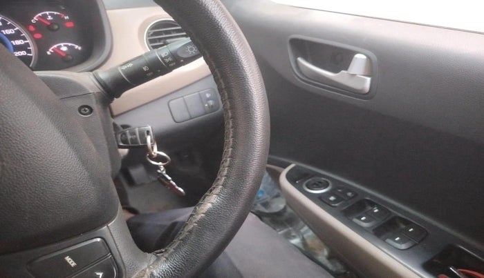 2015 Hyundai Grand i10 SPORTZ 1.2 KAPPA VTVT, Petrol, Manual, 49,469 km, interior