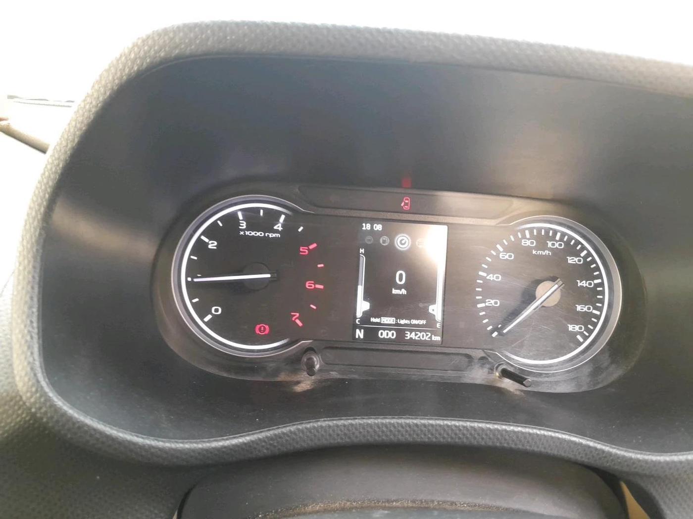 2024 Mahindra BOLERO NEO N 4, Diesel, Manual, 34,202 km, interior