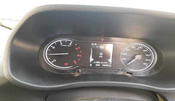 2024 Mahindra BOLERO NEO N 4, Diesel, Manual, 34,202 km, interior