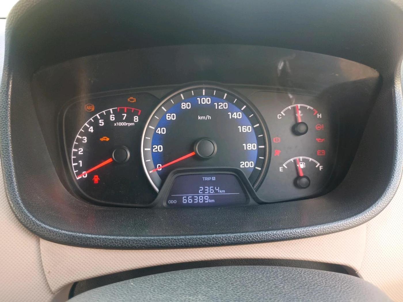 2015 Hyundai Xcent SX 1.2, Petrol, Manual, 66,391 km, interior