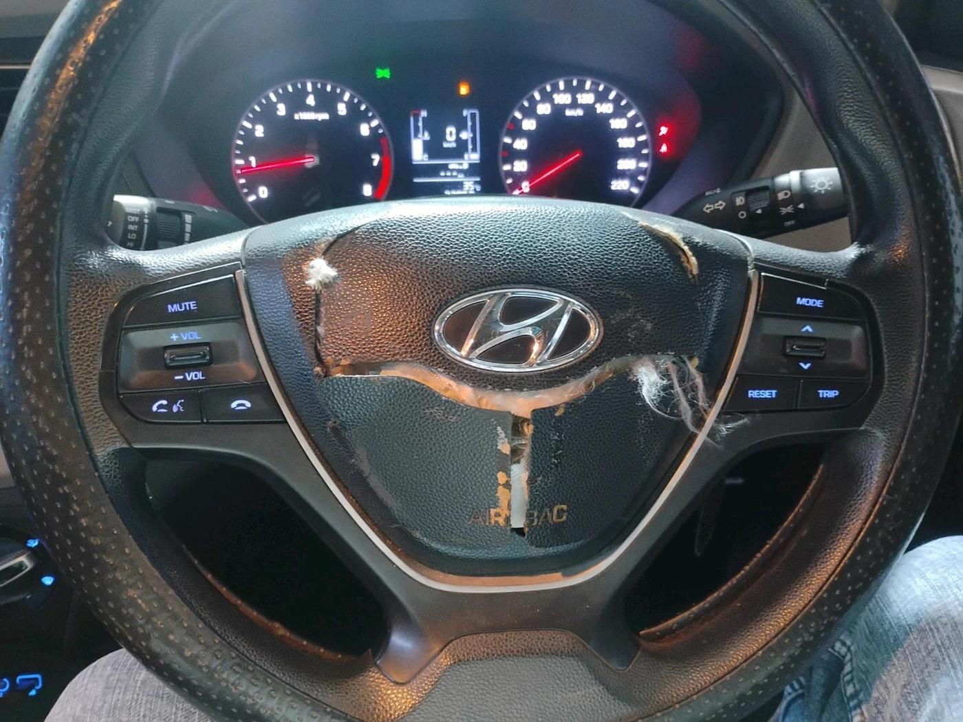 2019 Hyundai Elite i20 SPORTZ PLUS 1.2, CNG, Manual, 3,30,120 km, interior