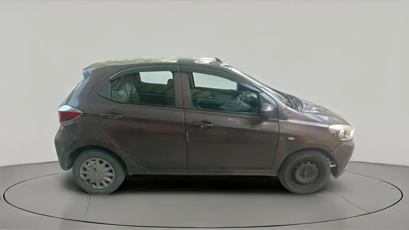 2018 Tata Tiago XT DIESEL, Diesel, Manual, 1,29,063 km, exterior