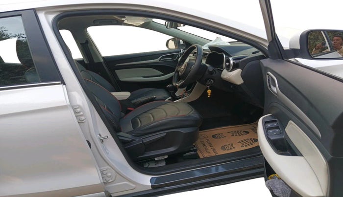 2024 MG ASTOR Sprint 1.5 MT (Ivory), Petrol, Manual, 5,000 km, interior