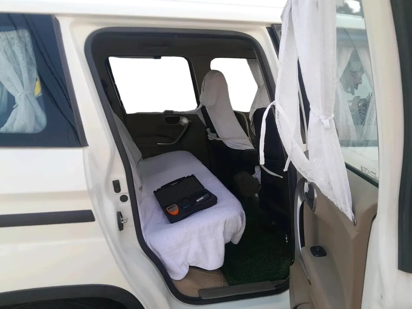 2022 Mahindra BOLERO NEO N10 R, Diesel, Manual, 1,00,146 km, interior