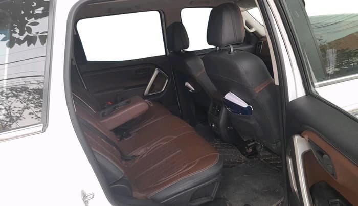 2024 Mahindra SCORPIO-N Z6 DIESEL MT 2WD 7 STR, Diesel, Manual, 64,455 km, interior