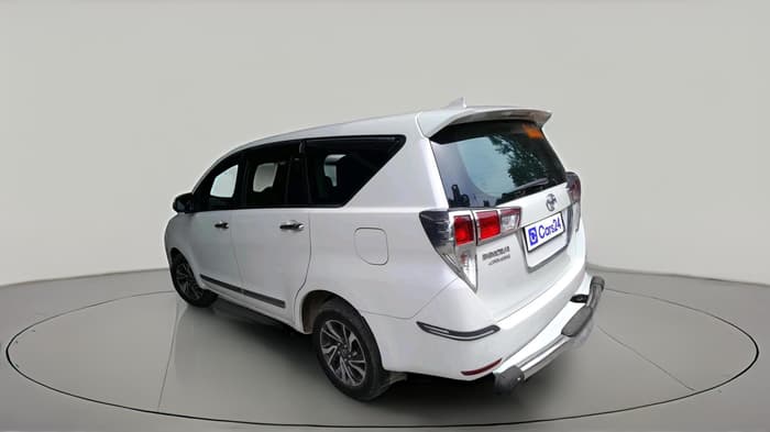 2022 Toyota Innova Crysta 2.4 VX 7 STR, Diesel, Manual, 90,742 km, exterior