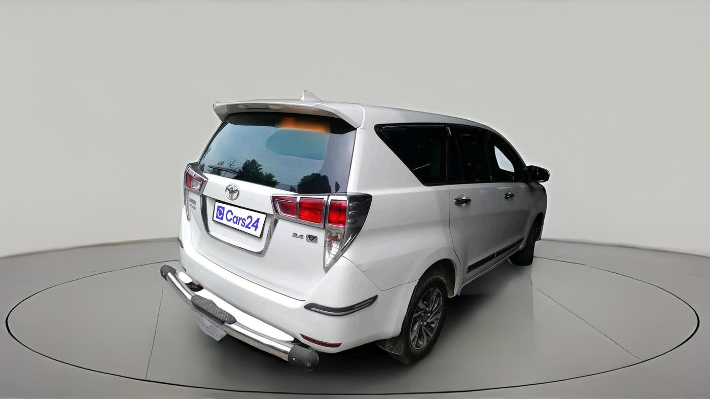 2022 Toyota Innova Crysta 2.4 VX 7 STR, Diesel, Manual, 90,742 km, exterior