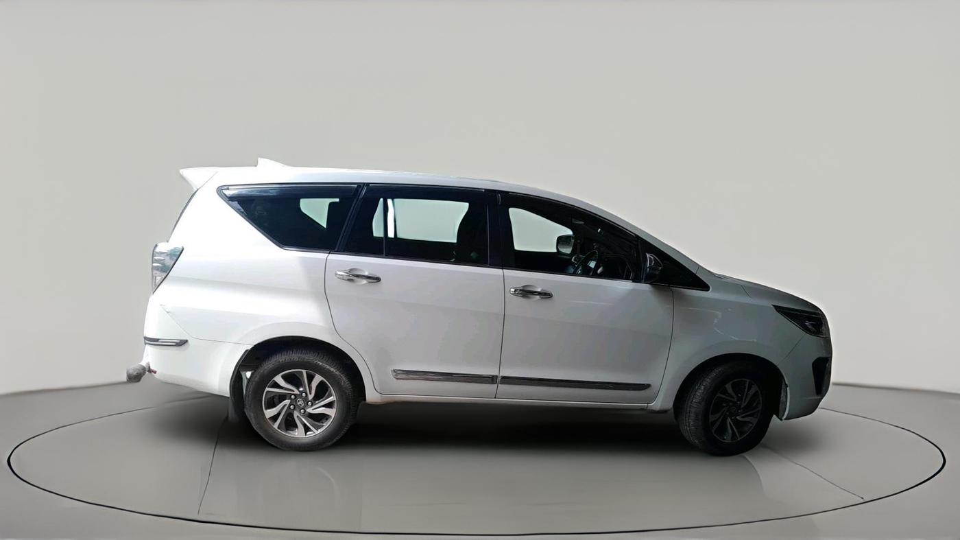 2022 Toyota Innova Crysta 2.4 VX 7 STR, Diesel, Manual, 90,742 km, exterior