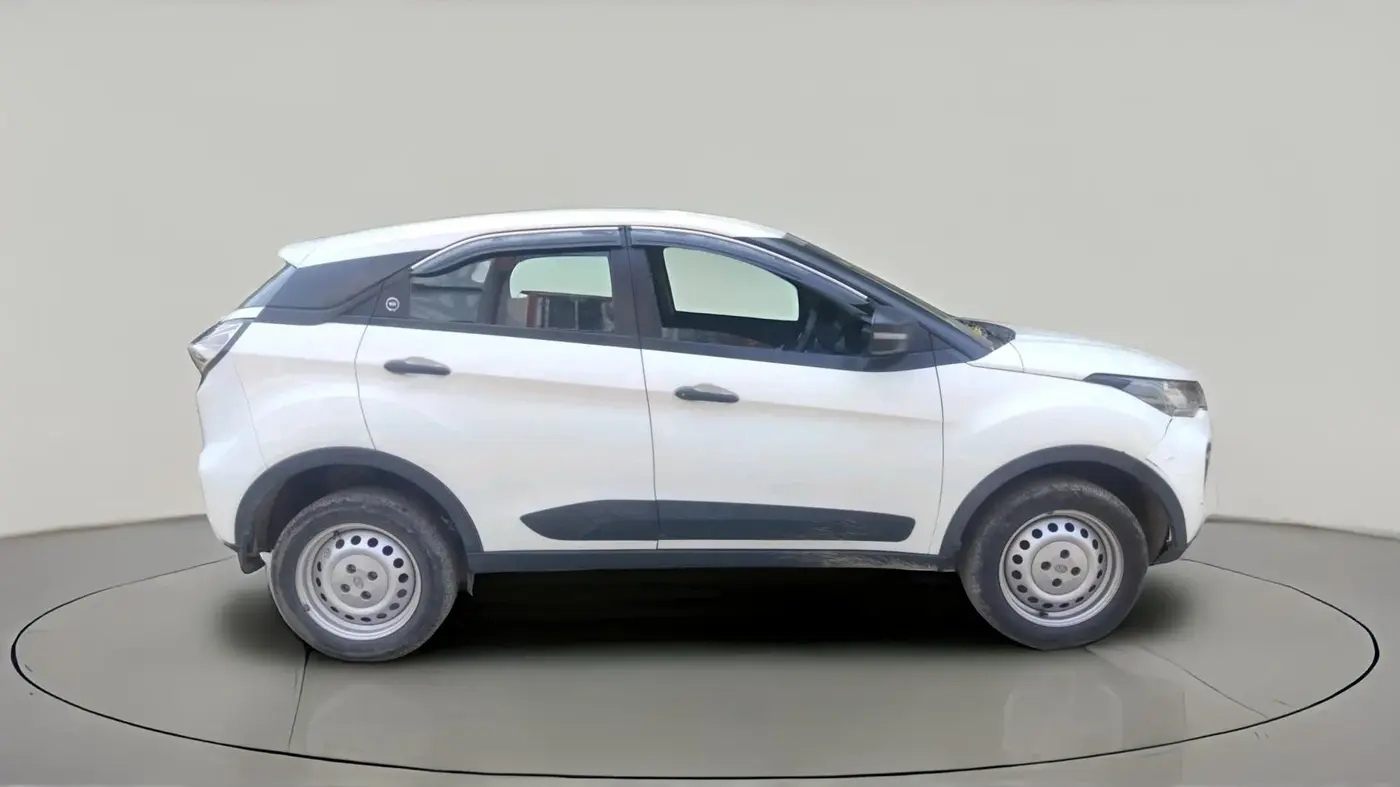 2023 Tata NEXON XE PETROL, Petrol, Manual, 39,146 km, exterior