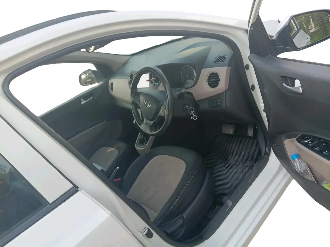 2017 Hyundai Grand i10 SPORTZ (O) AT 1.2 KAPPA VTVT, Petrol, Automatic, 68,267 km, interior