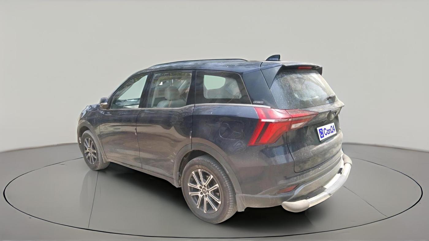 2022 Mahindra XUV700 AX 7 P AT 7 STR, Petrol, Automatic, 1,25,178 km, exterior