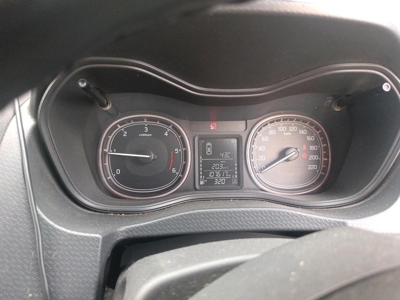 2017 Maruti Vitara Brezza ZDI, Diesel, Manual, 1,07,617 km, interior