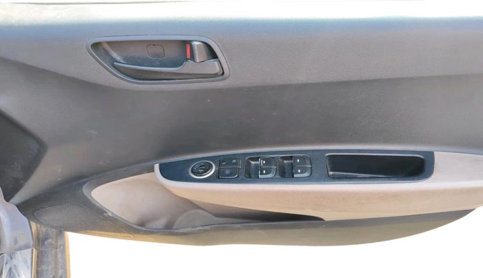 2017 Hyundai Grand i10 MAGNA U2 1.2 CRDI, Diesel, Manual, 1,29,592 km, interior