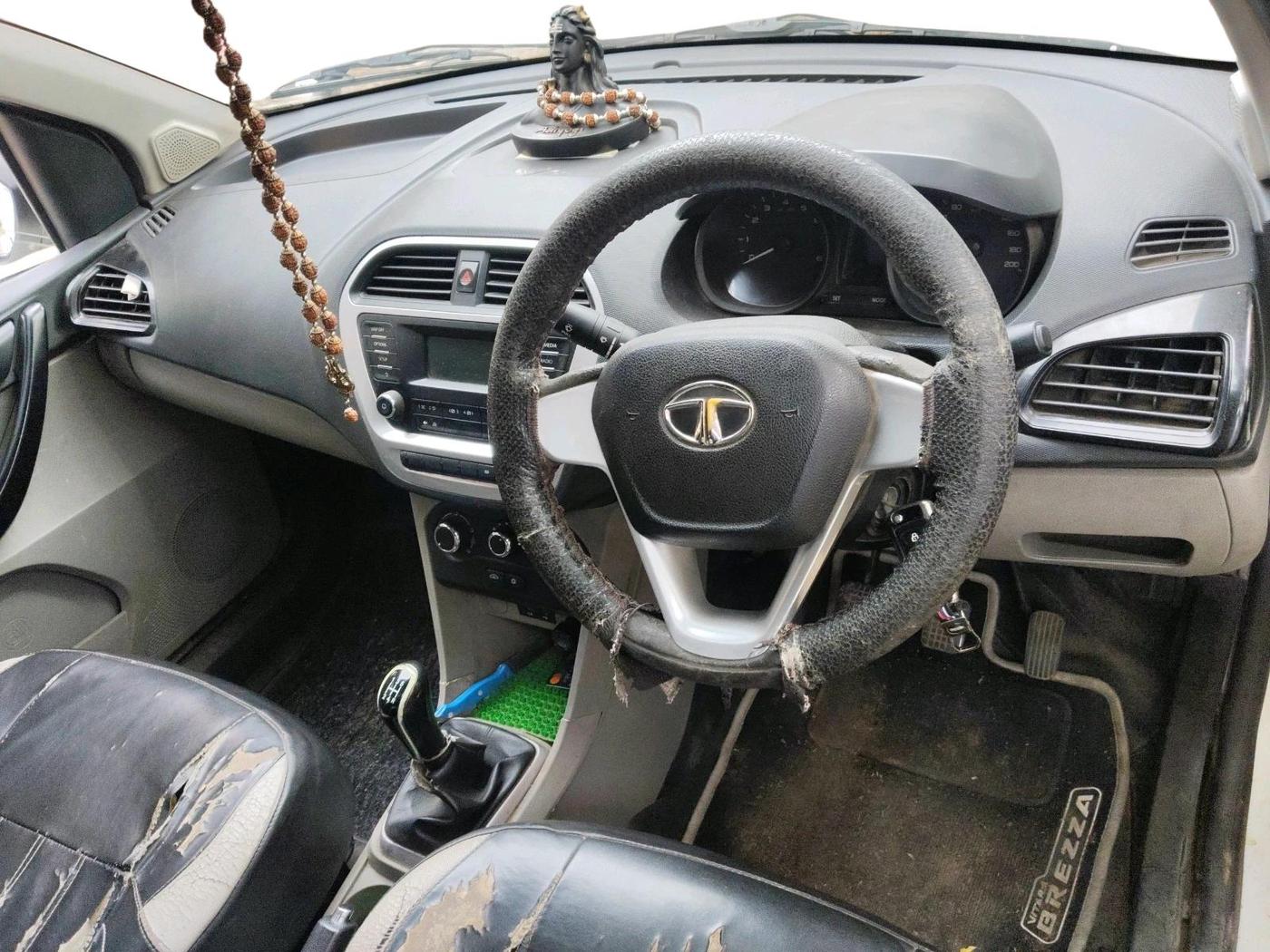 2017 Tata Tiago XT DIESEL, Diesel, Manual, 1,57,457 km, interior