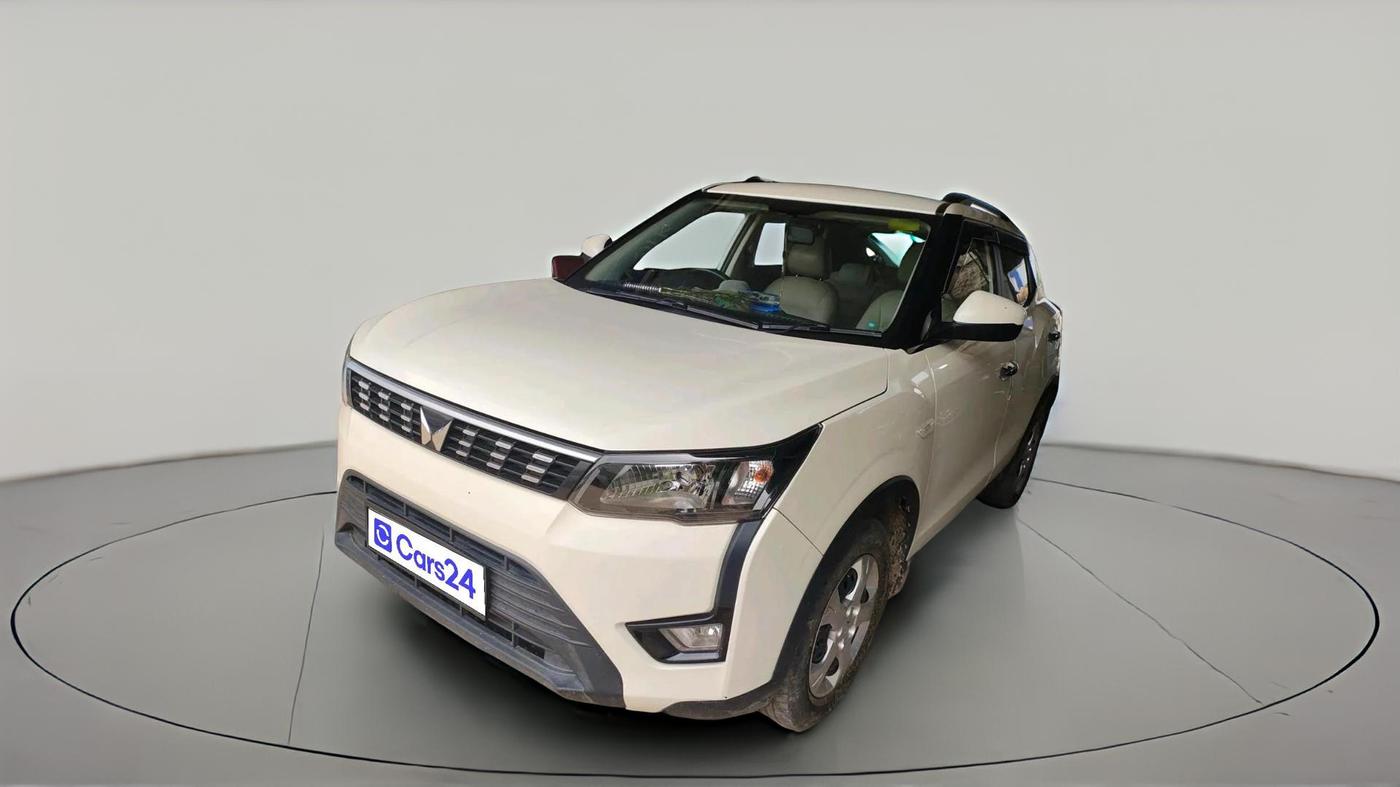 2023 Mahindra XUV300 W6 1.5 Diesel, Diesel, Manual, 34,857 km, exterior