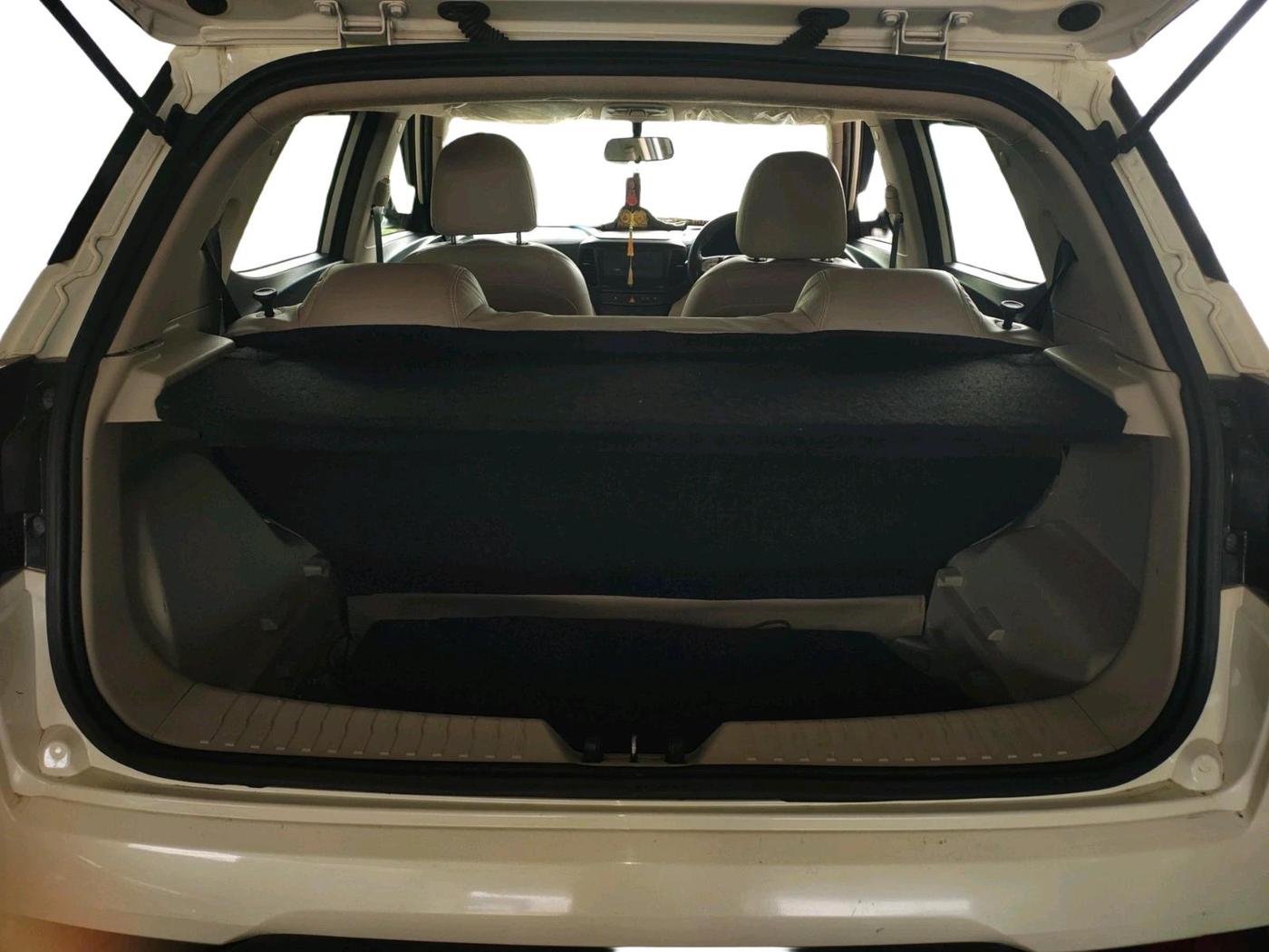 2023 Mahindra XUV300 W6 1.5 Diesel, Diesel, Manual, 34,857 km, exterior
