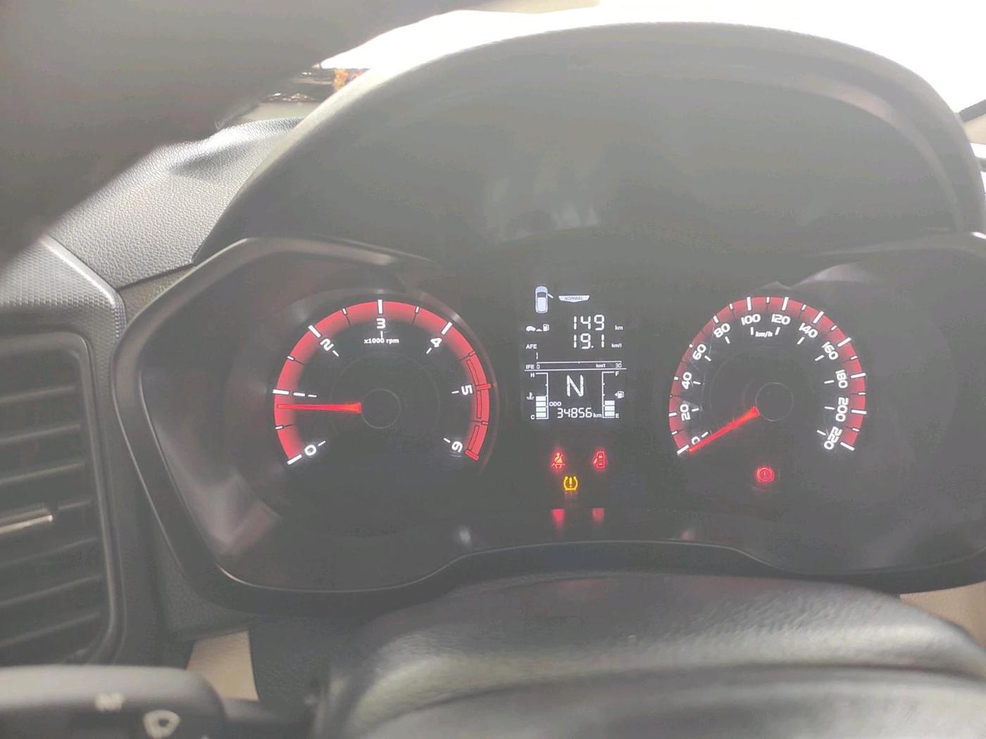 2023 Mahindra XUV300 W6 1.5 Diesel, Diesel, Manual, 34,857 km, interior