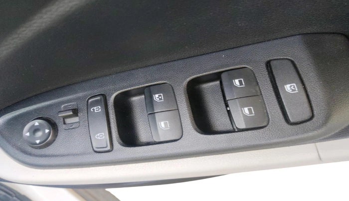 2025 Hyundai VENUE S (O) 1.0 Turbo Petrol DCT, Petrol, Automatic, 3,896 km, interior