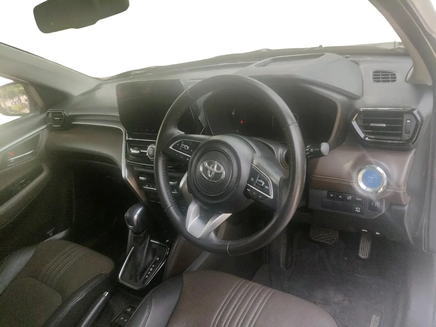 2023 Toyota URBAN CRUISER HYRYDER V HYBRID, Hybrid, Automatic, 24,593 km, interior