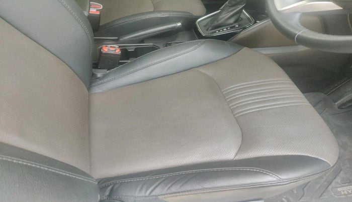 2023 Toyota URBAN CRUISER HYRYDER V HYBRID, Hybrid, Automatic, 24,593 km, interior
