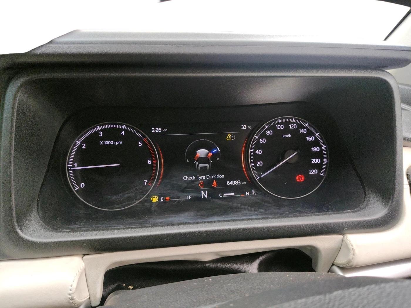 2023 Mahindra XUV700 MX D MT 5 STR, Diesel, Manual, 69,053 km, interior