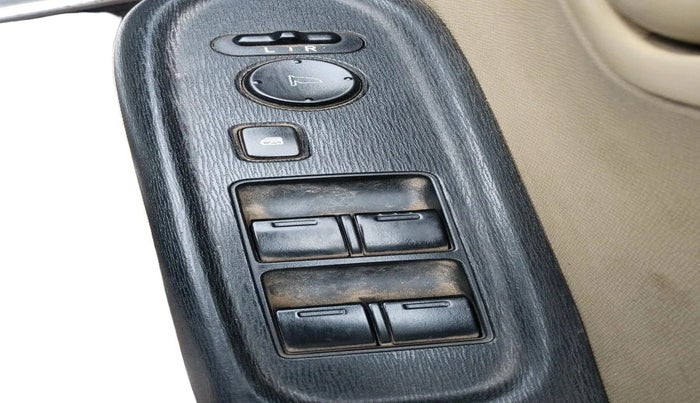 2014 Honda Amaze 1.5L I-DTEC S, Diesel, Manual, 2,19,553 km, interior