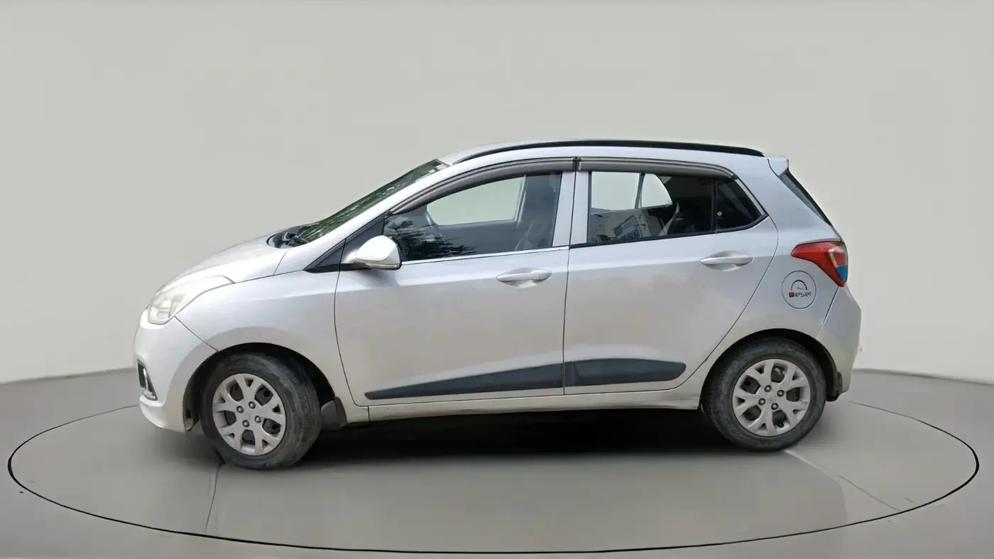 2016 Hyundai Grand i10 SPORTZ 1.1 CRDI, Diesel, Manual, 1,04,350 km, exterior