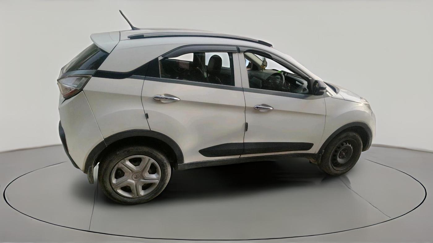 2018 Tata NEXON XM PETROL, Petrol, Manual, 1,23,393 km, exterior