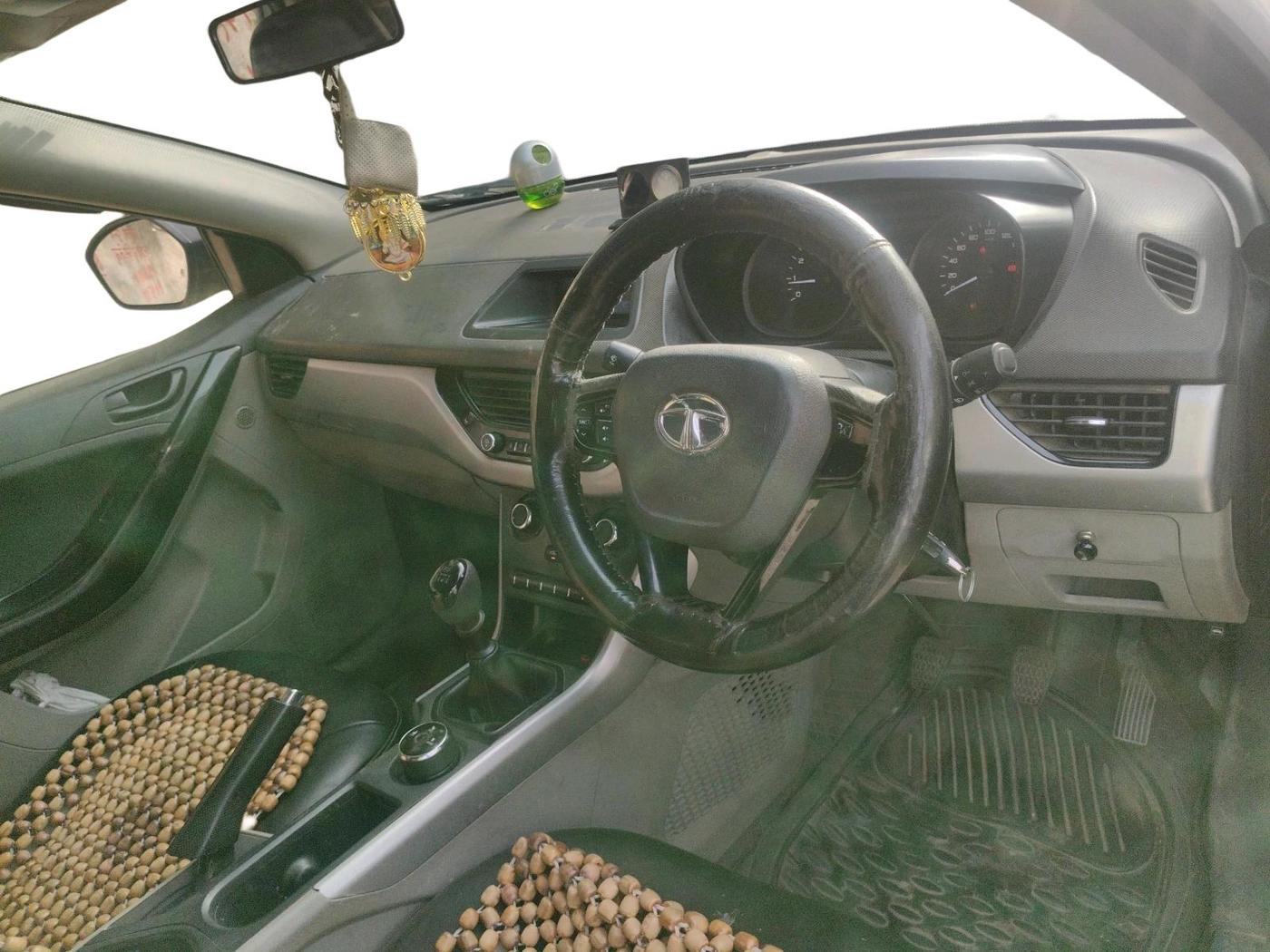 2018 Tata NEXON XM PETROL, Petrol, Manual, 1,23,393 km, interior
